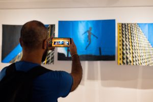 ​Dia Internacional da Arte celebra força das artes visuais em Florianópolis com exposições em cartaz