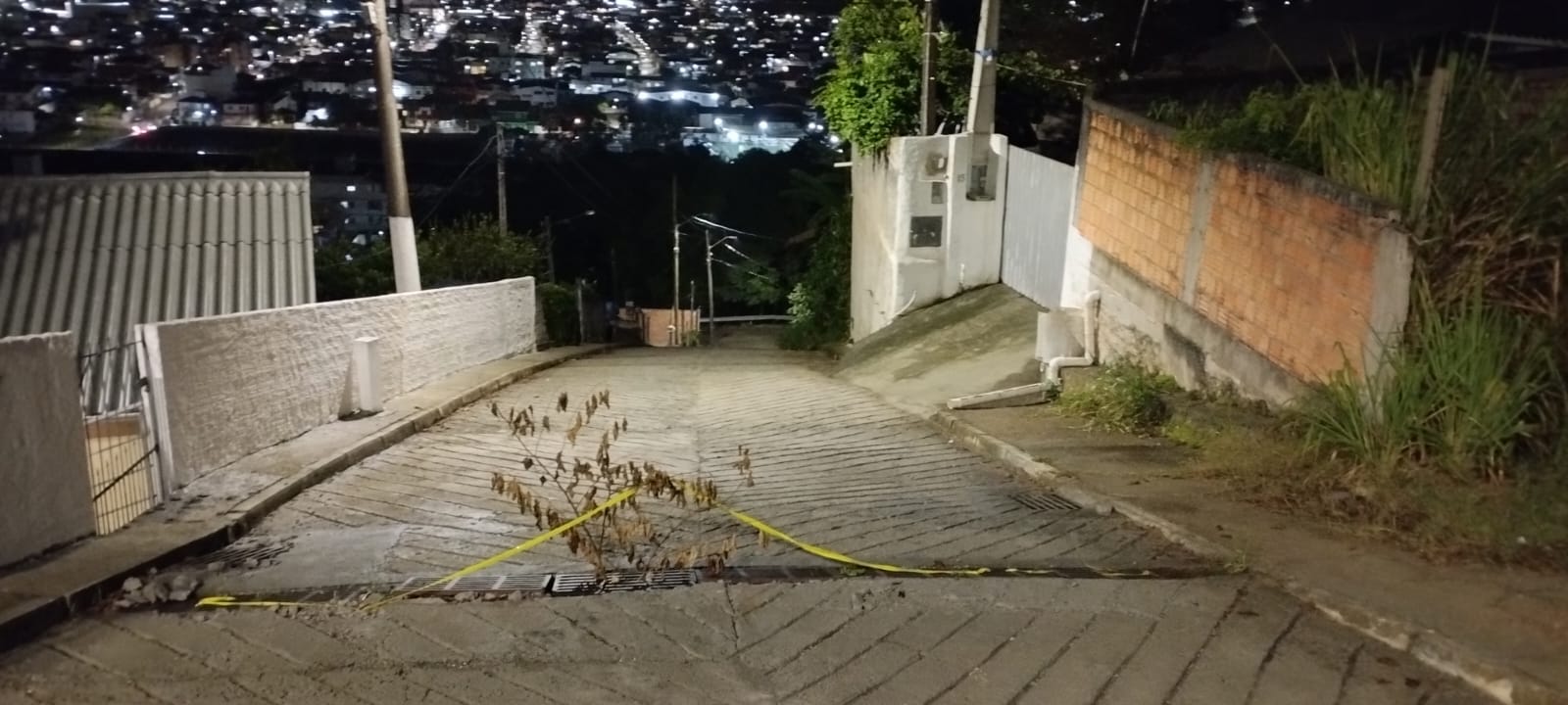 Moradores de São José reclamam de problemas na rua Leopoldo Schiesler, após três meses de pedido na prefeitura