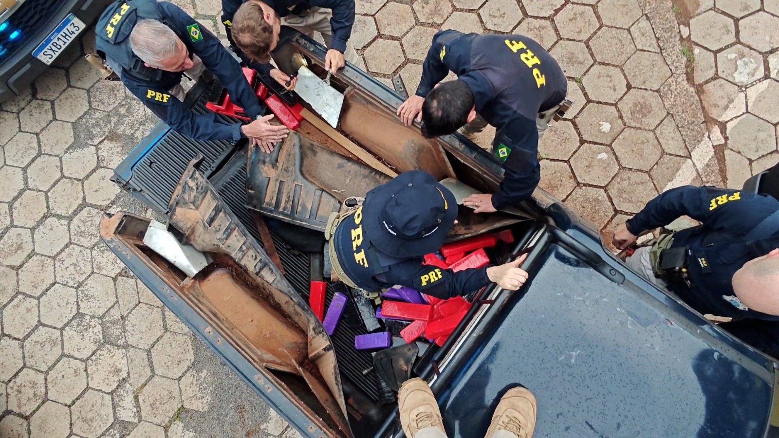 Tecnologia contra o crime: PRF utiliza scanner veicular e apreende quase 56 kg de maconha em SC